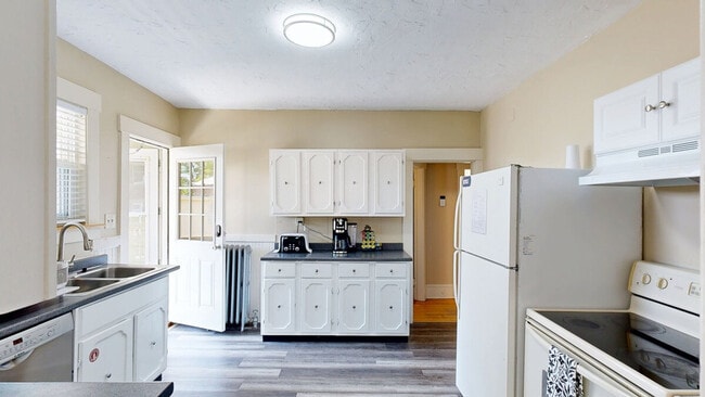 Photo - 128 1/2 Elm St Unidad ID1380181P