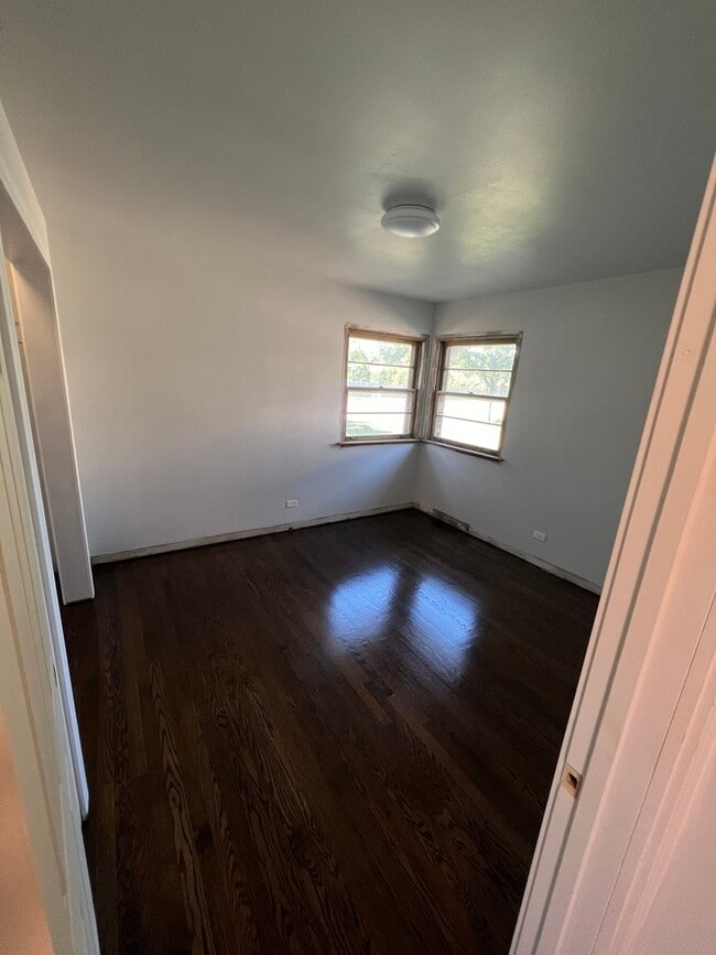 Photo - 8000 N Ozark Ave