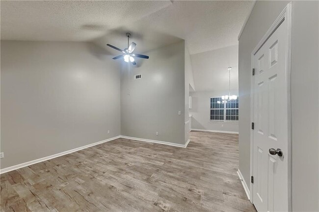 Photo - 503 Fable Ln