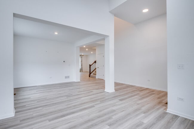 Photo - 205 Tinana St