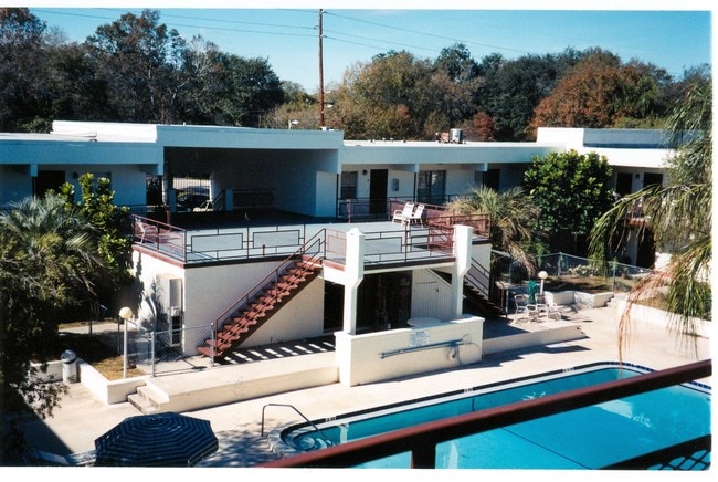 5505 N Habana Ave - Parkview Apartments