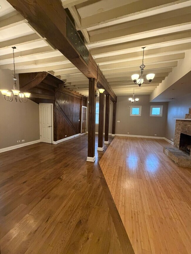 Photo - 1357 N Wolcott Ave Unidad 1