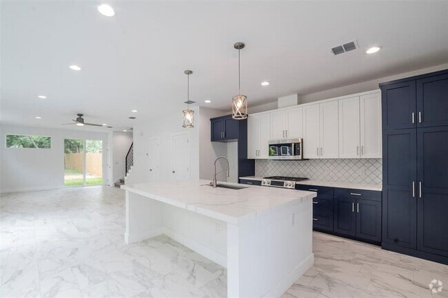 Building Photo - 616 W Dittmar Rd Unit A Rental