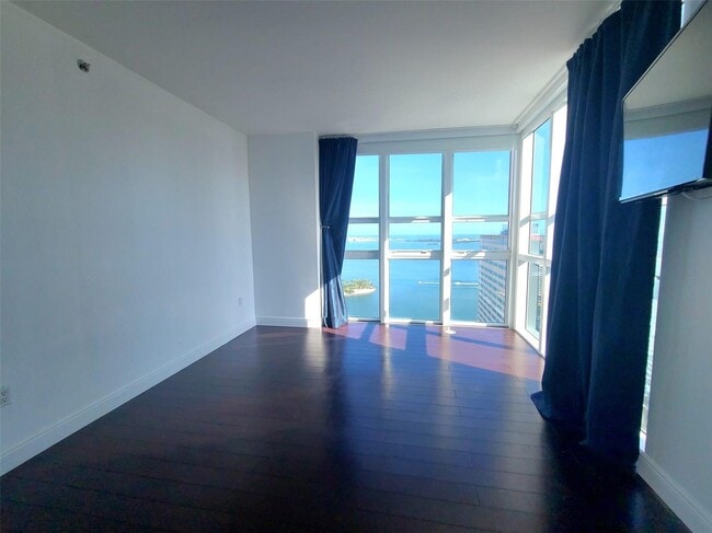 Photo - 951 Brickell Ave Unidad 3710