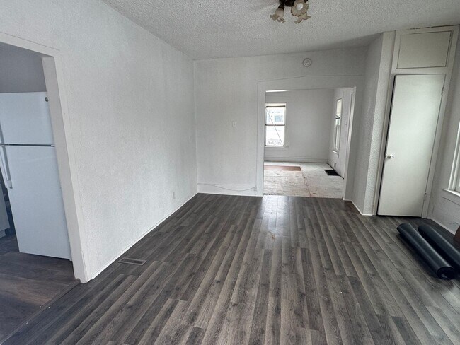 Photo - 321 W 5th St Unit 321 & 420-420