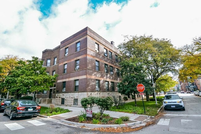Photo - 1148 W Waveland Ave Apartments Unit J08P