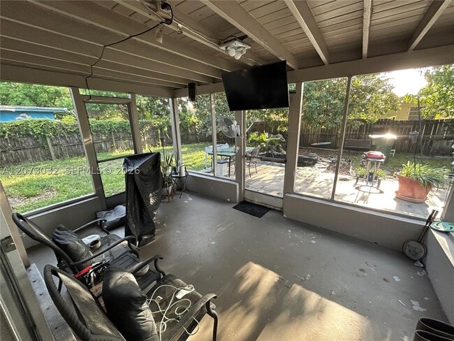 Photo - 571 SW 29th Ave