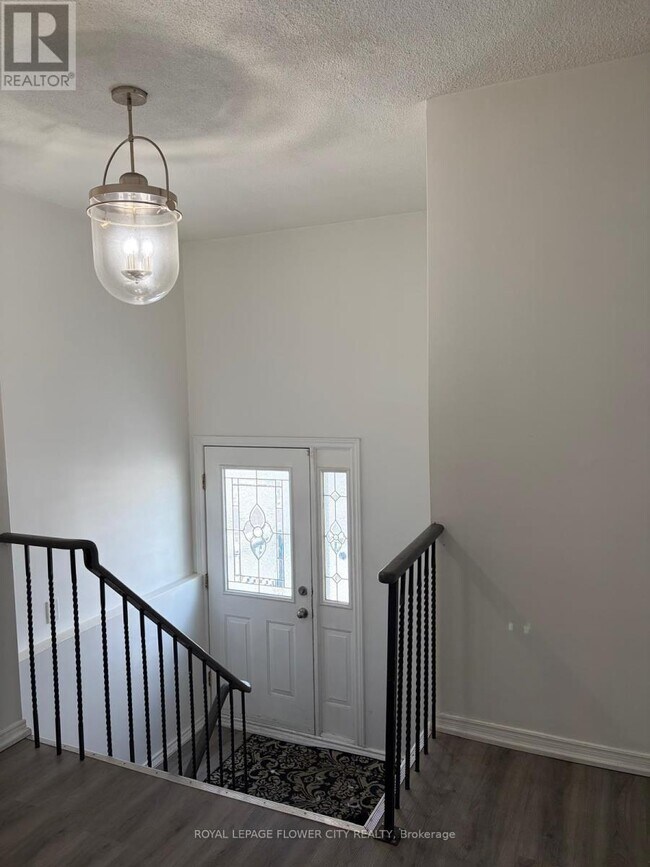 Photo - 66 Skelton Blvd