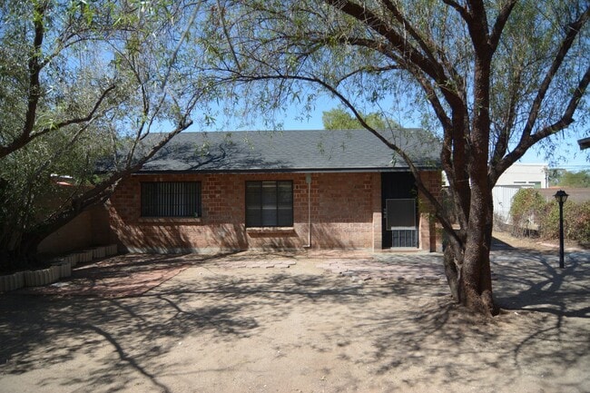 Photo - Remodeled 1 Bedroom 1 Bath House! Central Tucson Location!