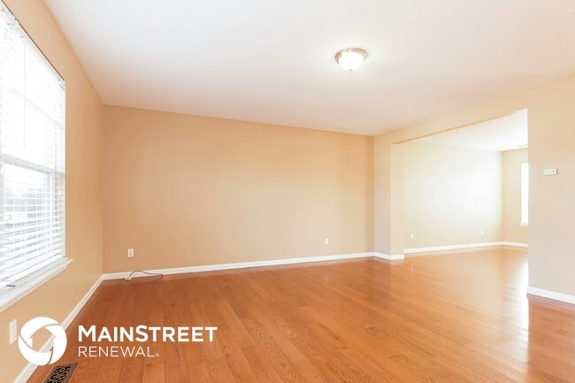 Photo - 2303 Pond Ct