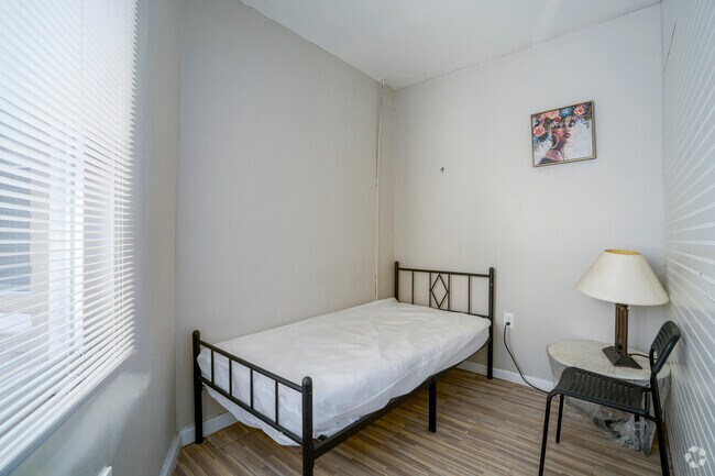 3 habitaciones, 1 baño - 550 pies cuadrados - Dormitorio 2
