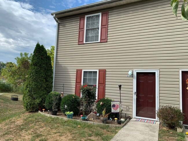 Photo - 2 Bedroom 2.5 Bath Townhouse