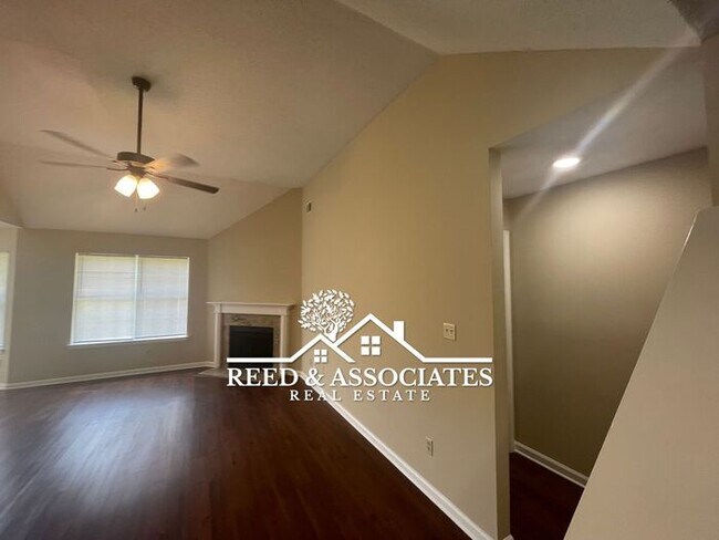 Photo - Charming Home Located in Quiet Cove!