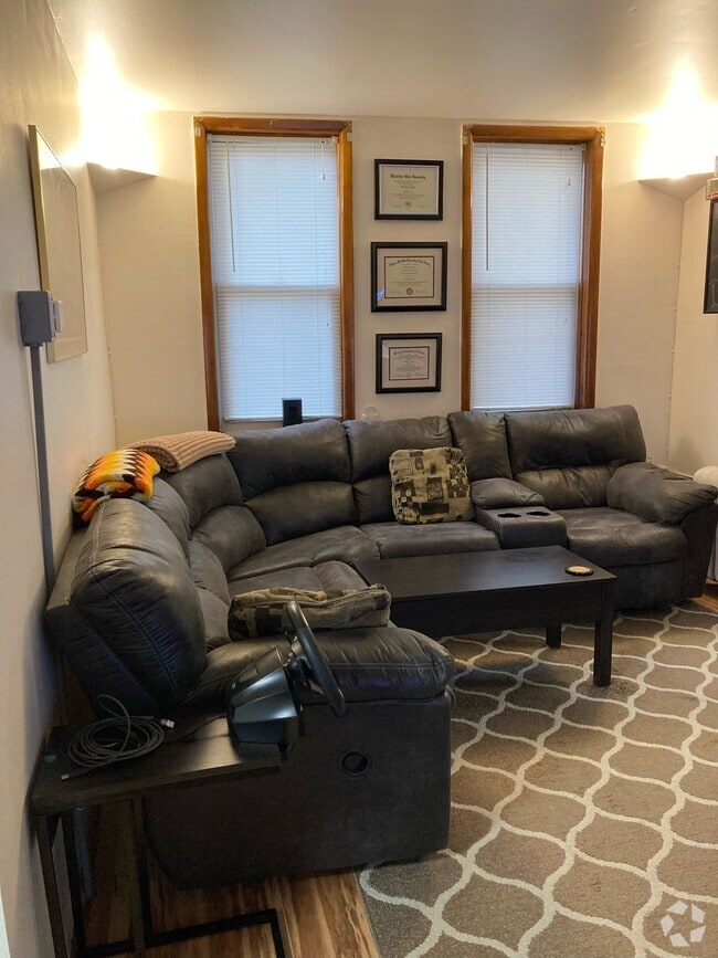 Building Photo - 208 Farnham Ave Unit 2F Rental