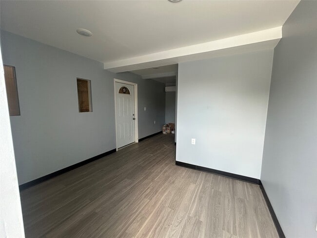 Photo - 6936 Lozier St