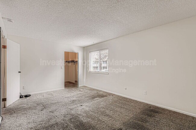 Photo - 11913 E Harvard Ave Unidad 105