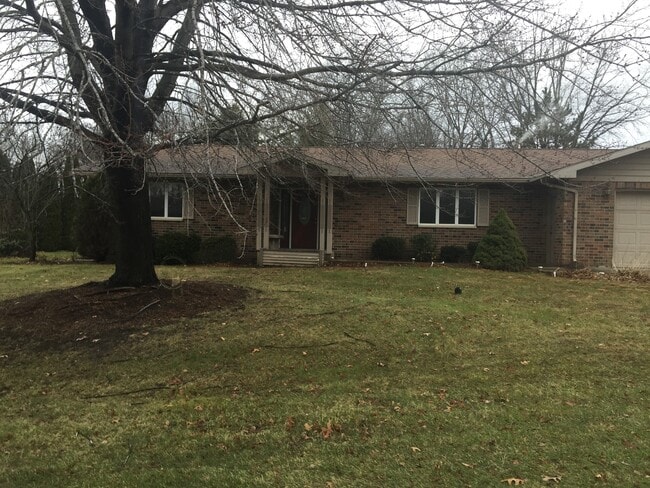 Building Photo - 7799 Surrey Ln