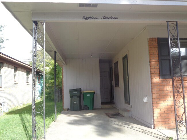 Photo - 1819 S Monroe St