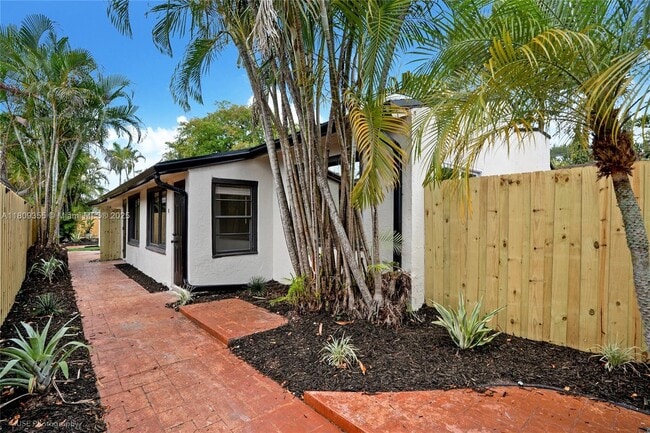Photo - 907 SW 15th Terrace House