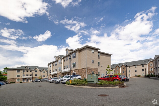 Contextual - Riverside Arms Apartments