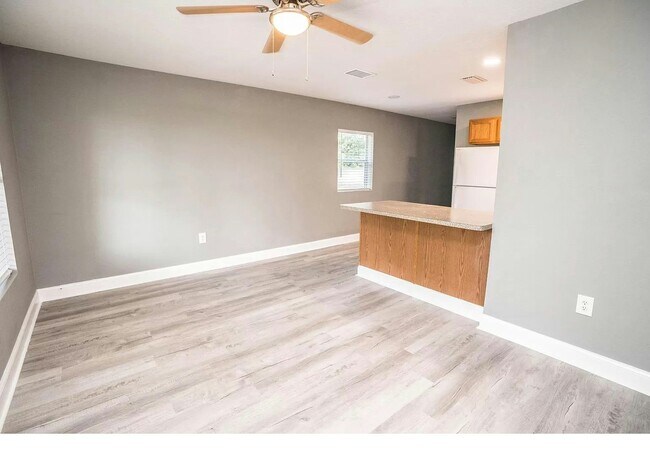 Photo - 2920 E Columbus Dr Unit 2