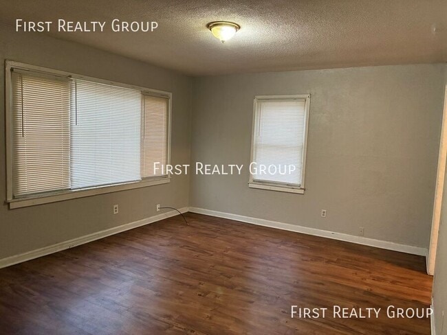 Photo - 364 Sheridan Ave