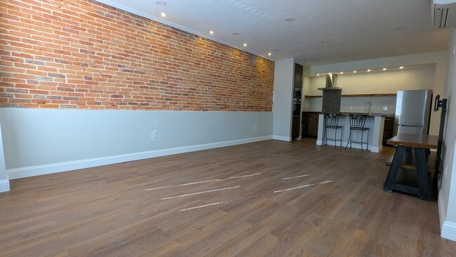 Photo - 628 Portland St