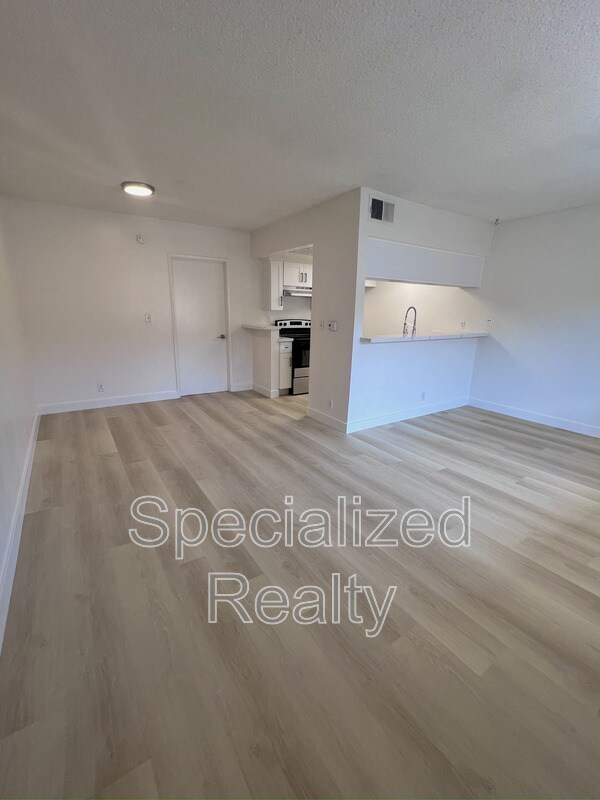 Photo - 342 E Providencia Ave Unit 206