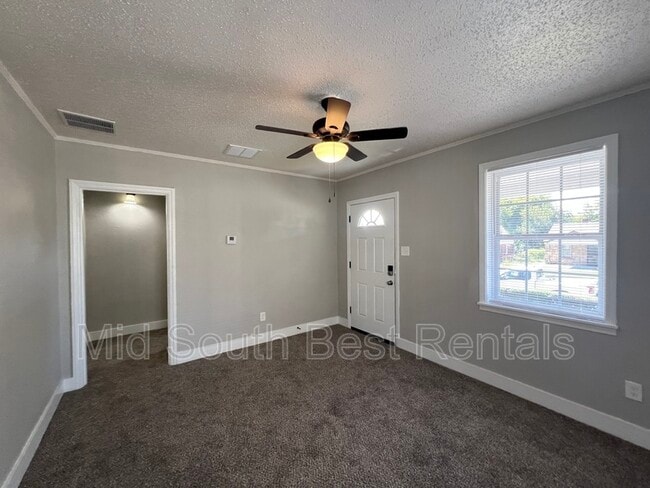 Photo - 1396 Silver St