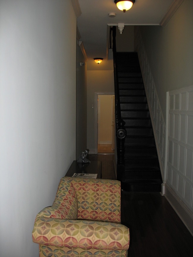 Building Photo - 2120 Mt Royal Terrace Unit 1