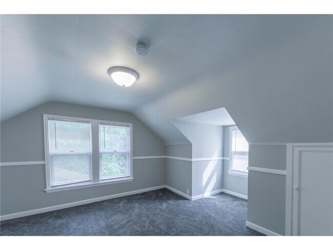 Photo - 11020 W River Rd