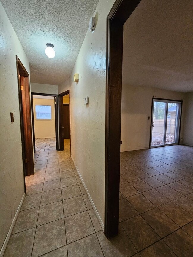 Photo - (3) Bed/(2) Bath Avail NOW! Pets Negotiable!