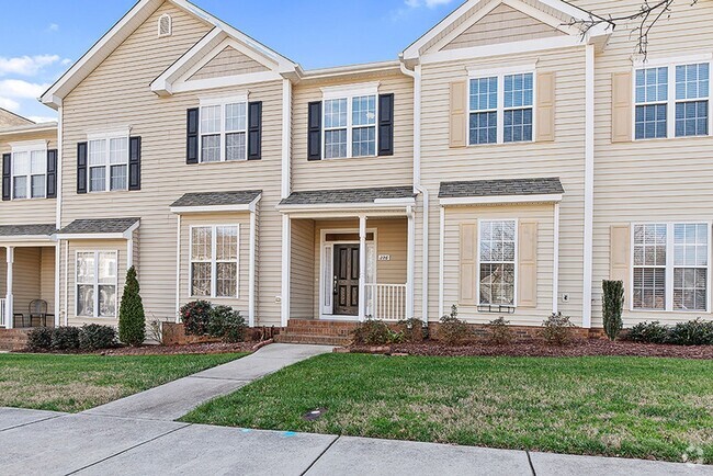 Building Photo - 3 Bed, 2.5 Bath Townhome in the heart of D...