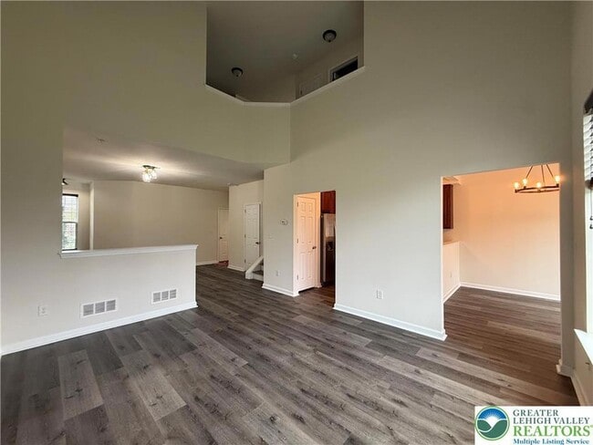 Photo - 5133 Dogwood Trail