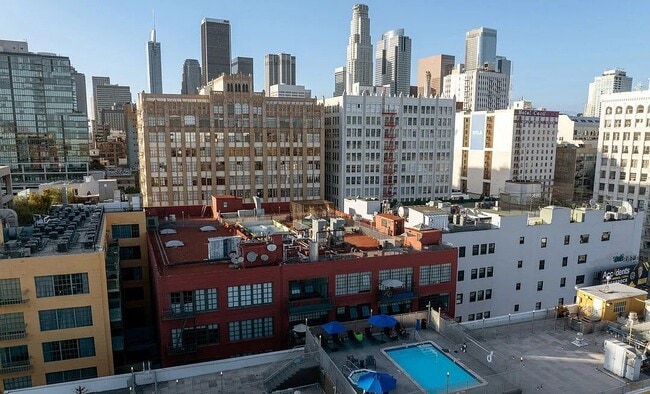 Building Photo - 315 E 8th St Unit 1004