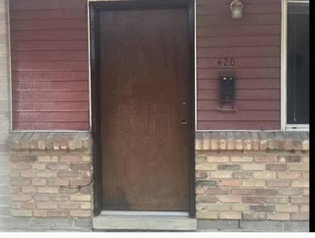 Building Photo - Warnock Avenue Unit 420