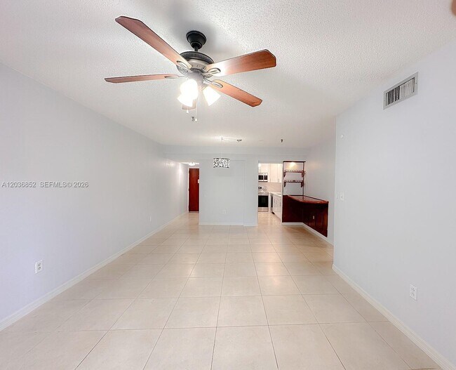 Photo - 250 181 Dr Unit 108