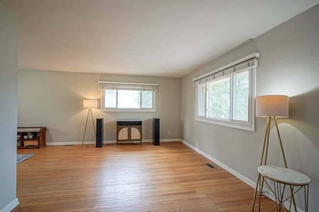 Photo - 1005 Chevy Chase Ln