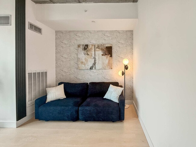 Building Photo - 1247 N 2nd St Unit ID1317862P