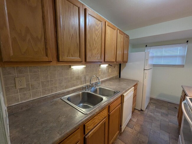 Photo - Glen Garry Goregeous - Section 8 Friendly!