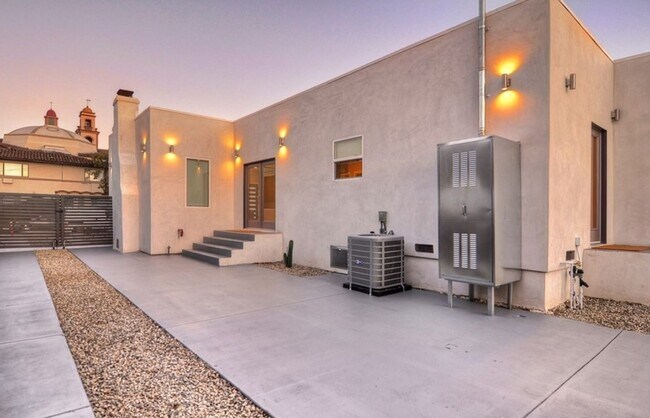 Photo - Private 3 Bed / 3 Bath Home with Incredible Outdoor Space