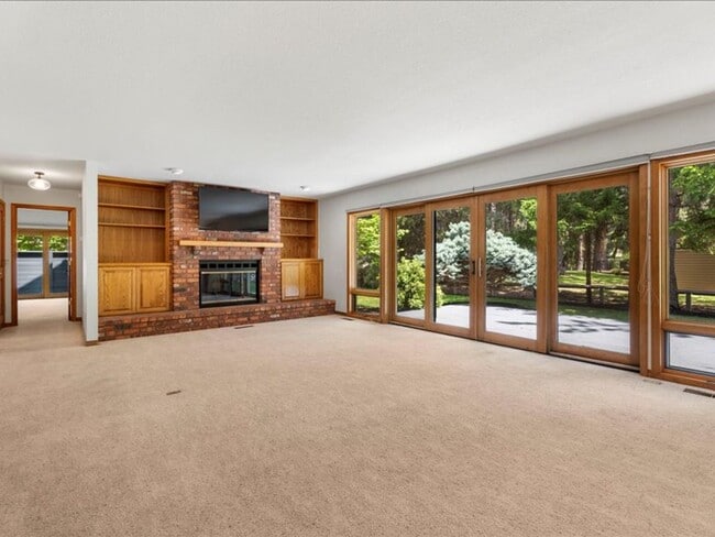 Photo - Stunning Custom Home 4 Bedroom in the Gated Mountain High Golf Community!