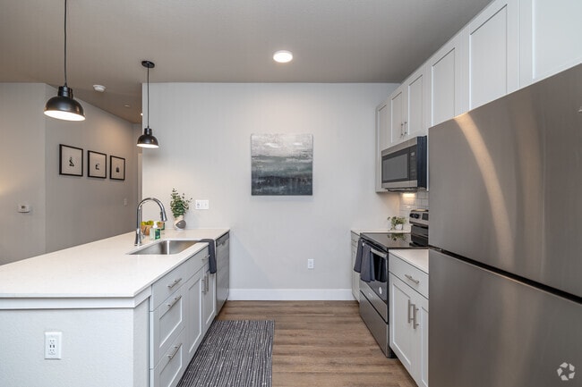 1BR, 1BA - 751 - 756SF - Kitchen - The Junction at Rogers