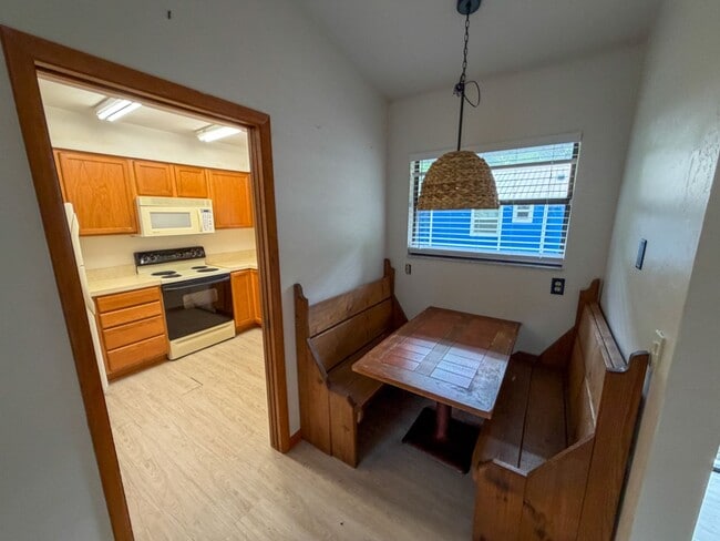 Photo - 2260 W University Ave