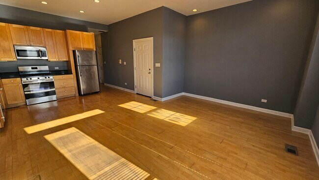 Photo - 511 N Hartland Ct Unit 2N