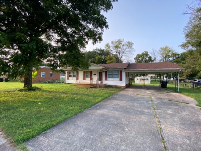 Photo - 908 Washington St