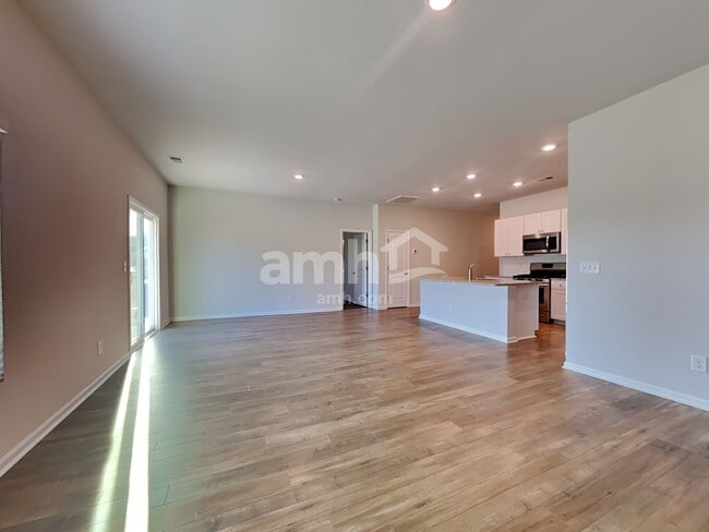 Photo - 306 Squire Pope Rd