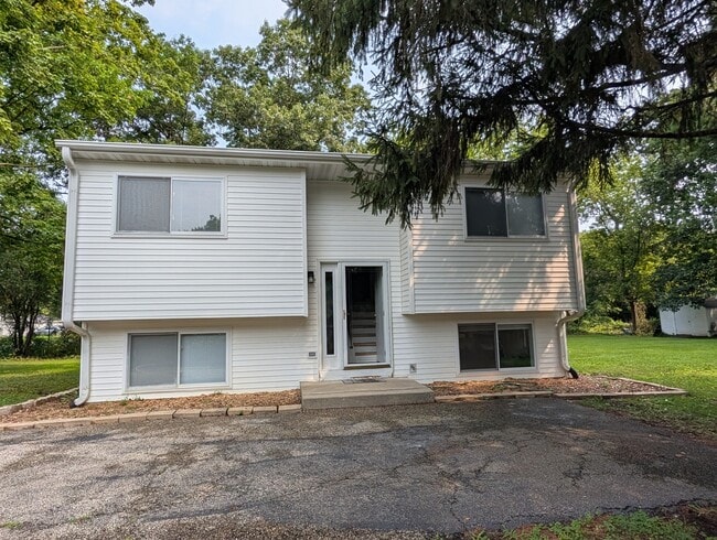Building Photo - 37055 N Capillo Ave