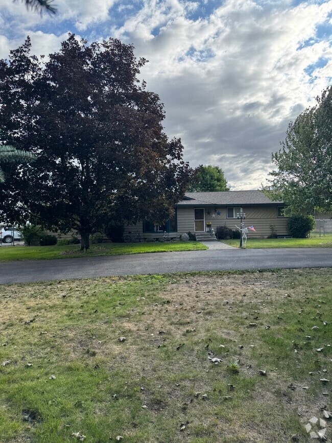 Building Photo - 9559 W Prairie Ave Rental