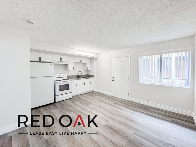 Photo - Charming One Bedroom with Sun-Drenched Roo... Unidad 102